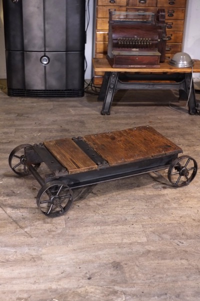 table basse charriot usine ancien